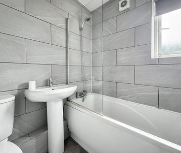 4 bedroom terraced house to rent - Photo 6