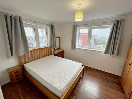 2 bedroom flat to rent - Photo 2