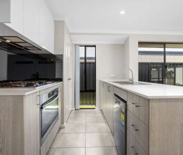 66 Wintergreen Crescent, Treeby WA 6164 - Photo 3