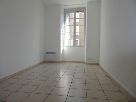 Location Appartement 2 pièces 45m² AUBENAS 07200 - Photo 3