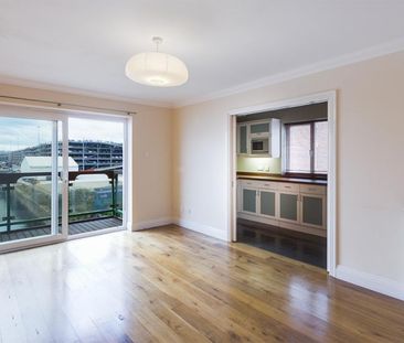 2 bedroom Flat To Let - Photo 2