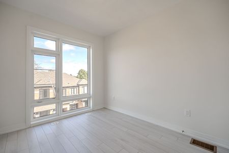 For Lease - 31 Bluebird Lane, Barrie, Ontario - Photo 3