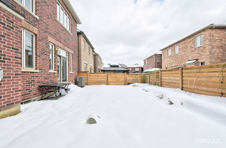 For Lease - 17 Elderslie Crescent, Vaughan, Ontario - Photo 2