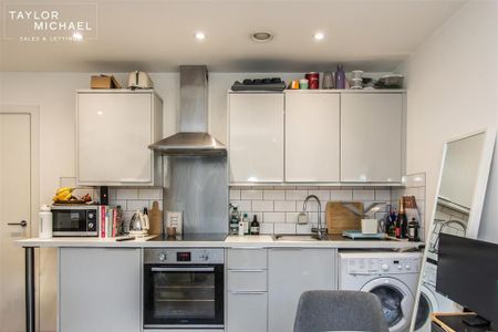 Studio to rent - Photo 3