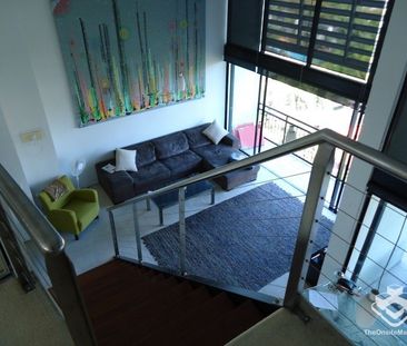 Furnished Penthouse Loft Apartment - Fantastic Views. - Photo 2