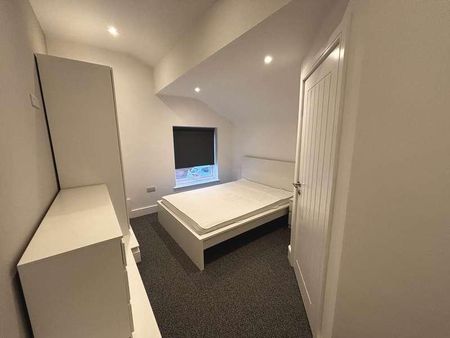 Room Two, Douglas Street, St Helens, WA10 - Photo 5