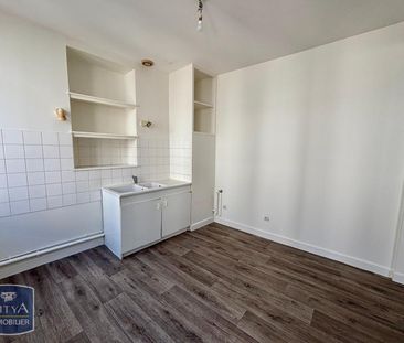 Location Appartement 2 pièces 48m² BUZANCAIS 36500 - Photo 6