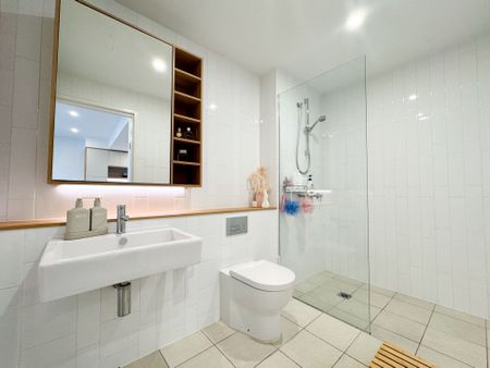 Modern 1 Bedroom Unit in the heart of Penrith - Photo 5