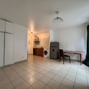 Location Appartement 1 pièce 25m² - Photo 2