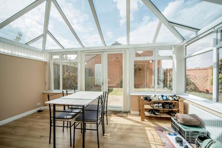 3 bedroom semi-detached house to rent - Photo 2