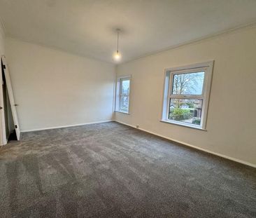 3 bedroom end of terrace house to rent - Photo 3