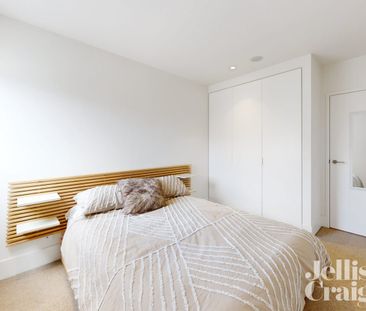 Modern, Convenient Living in the Heart of Hawthorn East - Photo 5