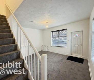 2 bedroom end of terrace house to rent - Photo 4