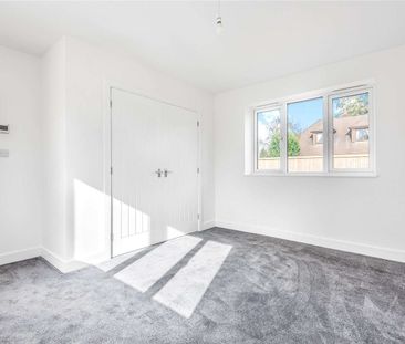 A stylish and contemporary home set in Biggin Hill. - Photo 6