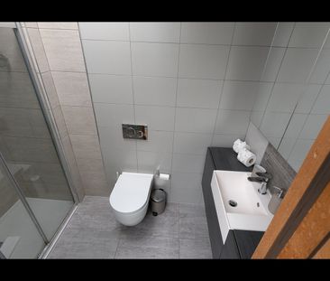 Room in a Shared House, Levana Close, SW19 - Photo 6