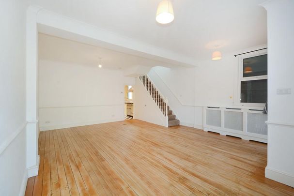 4 bedroom terraced house to rent - Photo 1