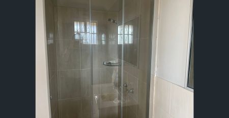 3 Bedrooms Townhouse - Photo 5