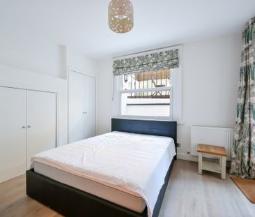 Comeragh Road, W14, London - Photo 1