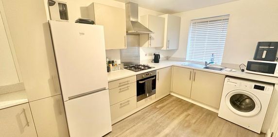 1 bedroom in a house share to rent - Photo 2