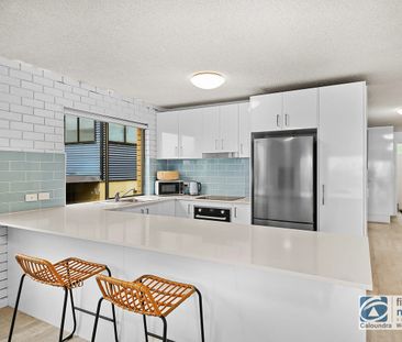 Coastal Apartment with Ocean Views & Air Conditioning – Walk to Kin... - Photo 6