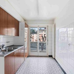 A louer sans caution - Appartement rénové à deux pas des commodités - Photo 2