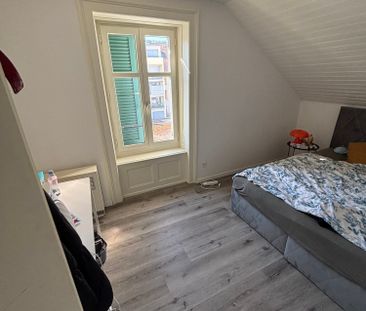 Charmante 3-Zimmer-Dachwohnung mit modernem Ausbau in Biel - Photo 4