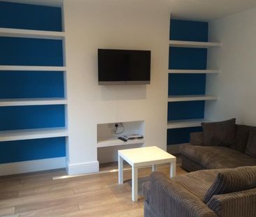 4 bedroom House To Let - Photo 2