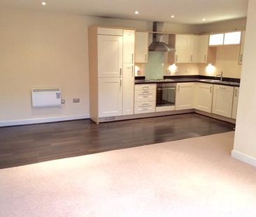 2 bedroom flat to rent - Photo 2