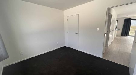 2-Bed New Build on Worcester! - Photo 3