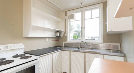 Five Bedrooms - Central location - Photo 3