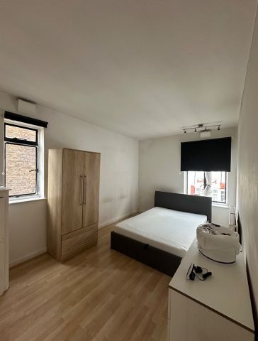 1 Bed Flat, London, SW2 - Photo 2