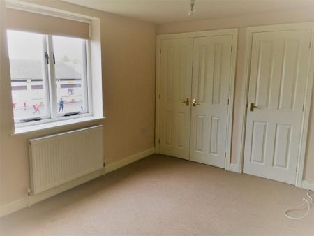 4 bedroom detached house to rent - Photo 5