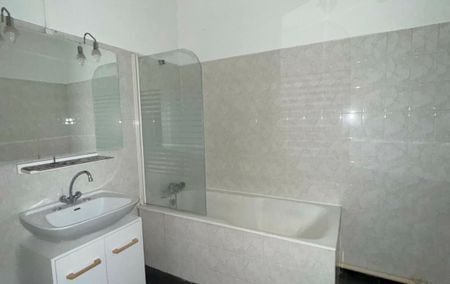 A Louer Reims Hyper Centre T4 106.38m² - Photo 3