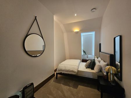 4 bedroom flat to rent - Photo 4