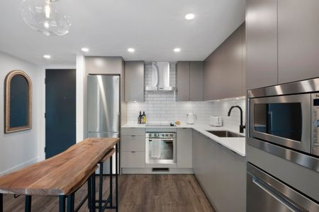 Fully Furnished at Brooklyn on Bernard! - Photo 4