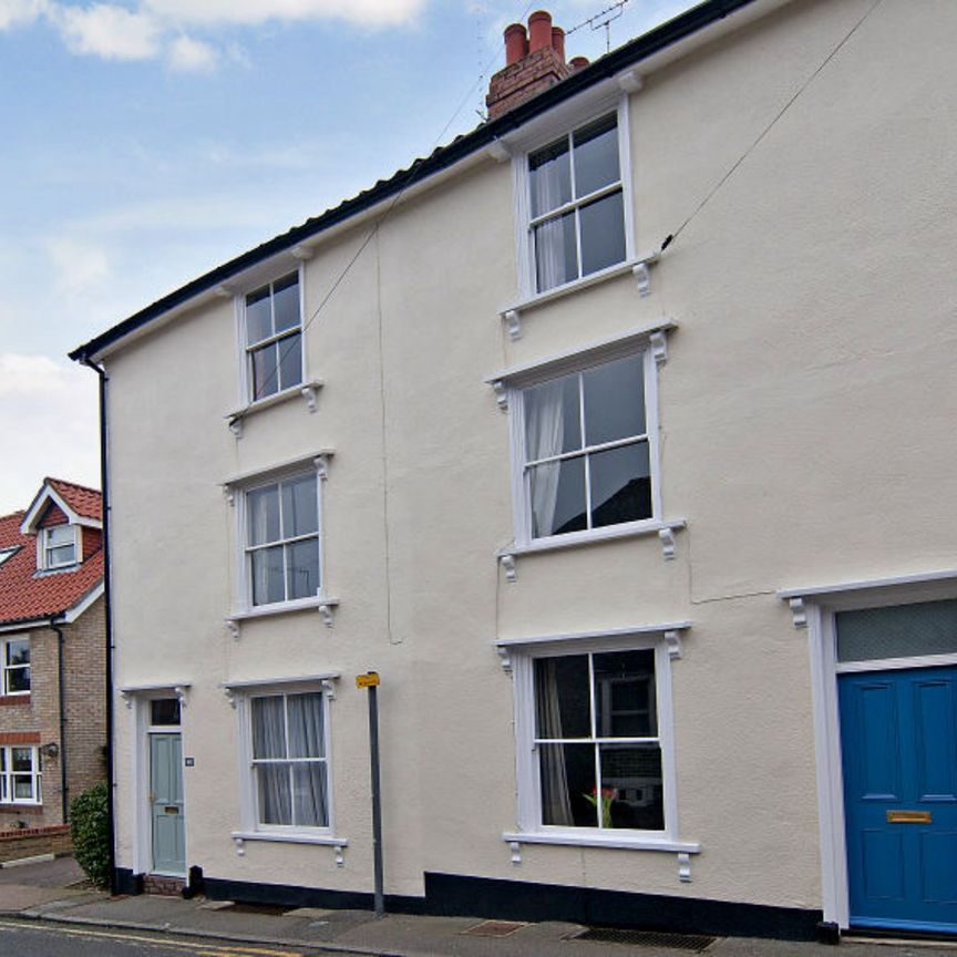 3 bedroom town house to rent Garland Street, Bury St Edmunds - Photo 1