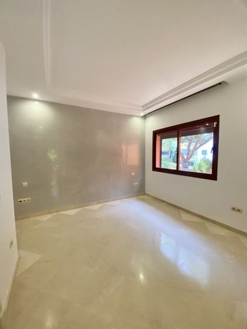 Middle Floor Apartment in Elviria - Photo 4