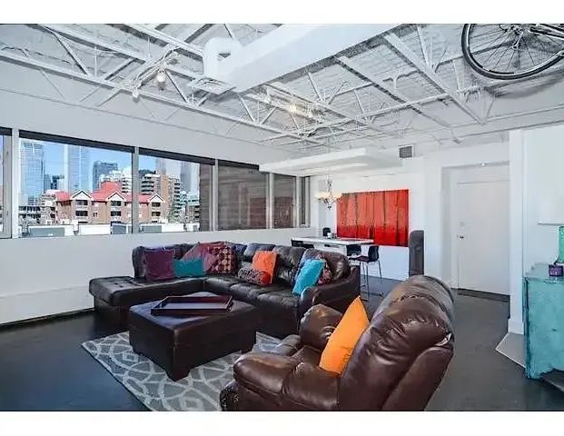 17th AVE 1 Bedroom Loft - pet friendly | Calgary - Photo 1