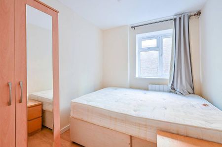 3 bedroom flat to rent - Photo 3