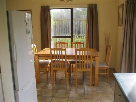 One Street Back from The Beach - Papamoa - Photo 3