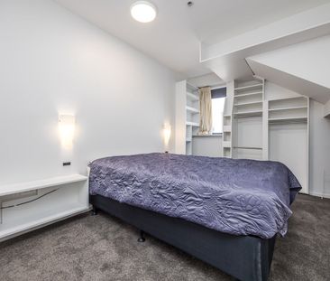 Stylish Central Living in Grafton - Photo 4