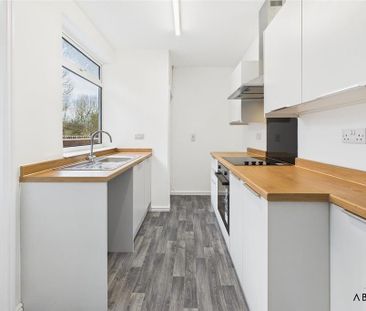 3 bedroom end of terrace house to rent - Photo 5