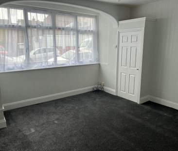 Recently Refurbished Ground Floor Flat available TO LET in Westclif... - Photo 6