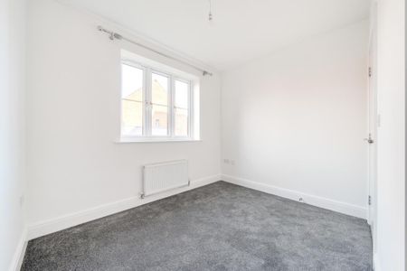 4 bedroom detached house to rent - Photo 4