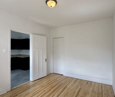 Verdun - Logement de 2 chambres complètement rénové, offert en loca... - Photo 2
