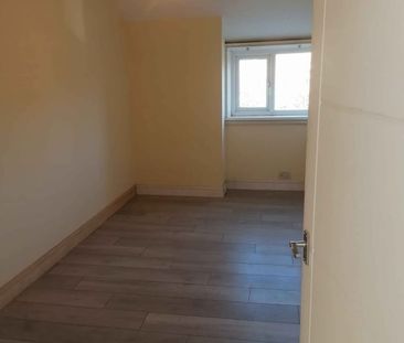 2 Bed Flat, Fairfield Mount, LS13 - Photo 3