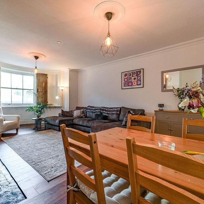 2 bedroom flat to rent - Photo 1