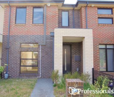 Convenient and low maintenance living - Photo 1