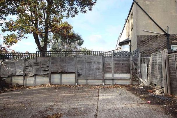 Woodville Road, Thornton Heath, CR7 - Photo 1