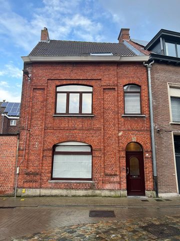 RUIME STADSWONING MET 3 SLAAPKAMERS EN GARAGE IN CENTRUM VAN IEPER - Foto 3